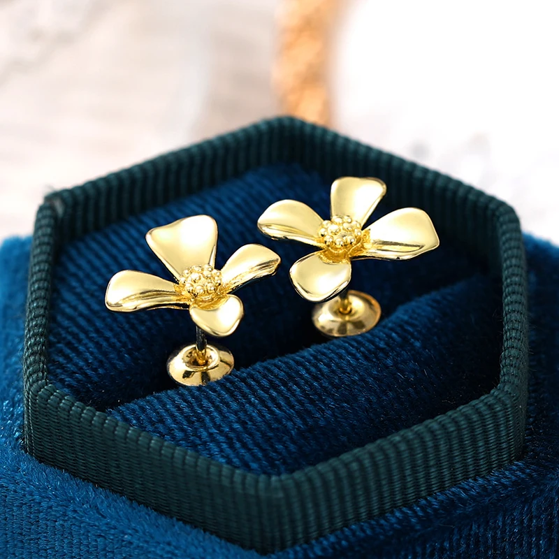 Серьги-гвоздики Huitan в эстетике цветка золотого цвета металлический стиль