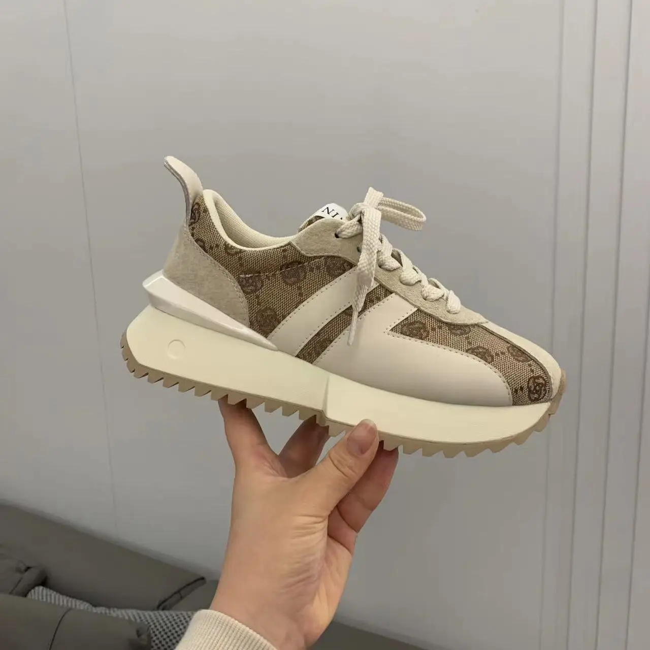 Spring Women Sneakers Mesh Casual Shoes 2023 Autumn New Lightweight Outdoor Sports Shoes Breathable Running Shoes