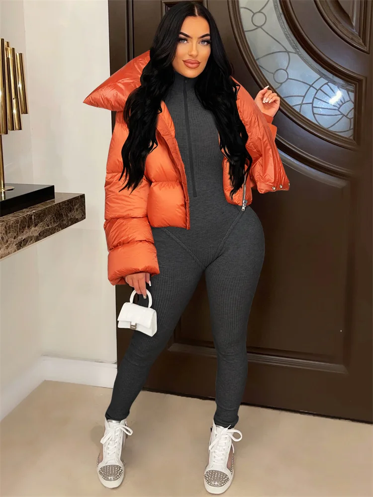 Женское вельветовое пальто на молнии с отложным воротником и расклешенными