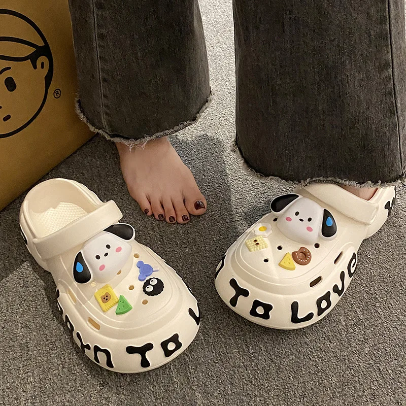 Шлепанцы женские с отверстиями модные сандалии для пляжа и сада Мультяшные