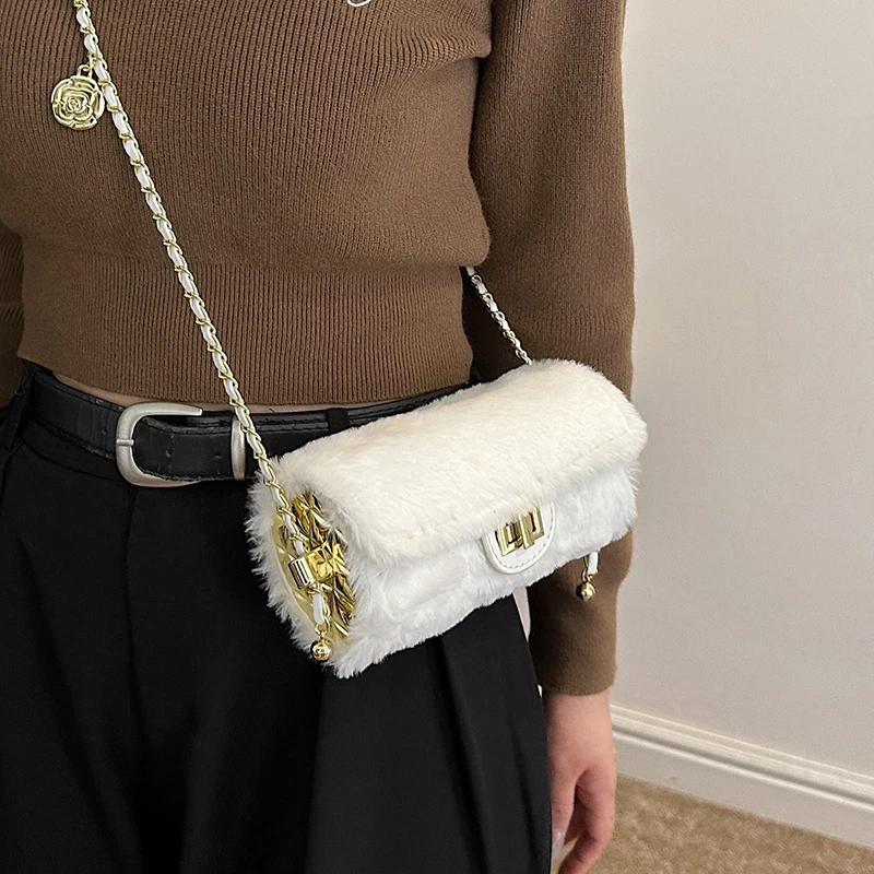 Осенне-зимняя пушистая сумка через плечо для женщин новинка 2024 плюшевая на