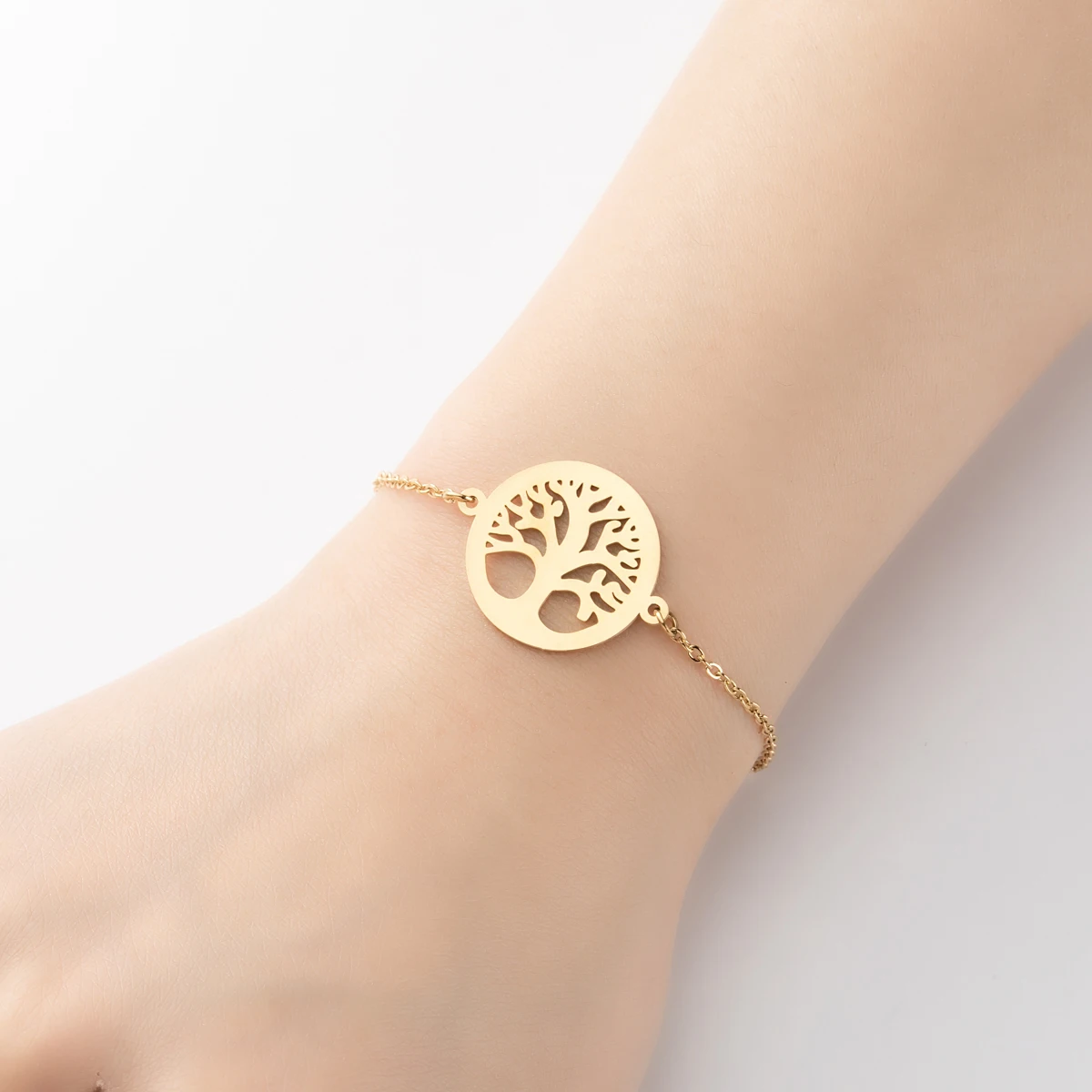 

Vintage Tree Of Life Flowers Charm Bracelet Gold For Women Stainless Steel Chain Link Bracelet Lady Jewelry Wholesale Bracelet