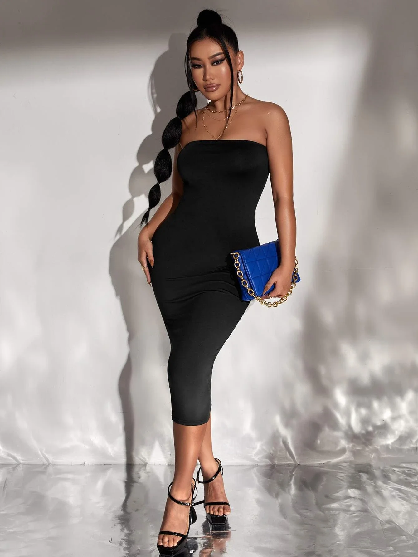 

Solid Backless Tube Bodycon Dress