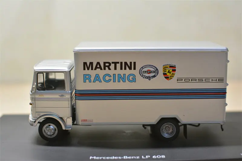 Фото Модель автомобиля Schuco 1:43 Benz LP608 Martini из литого металла №3