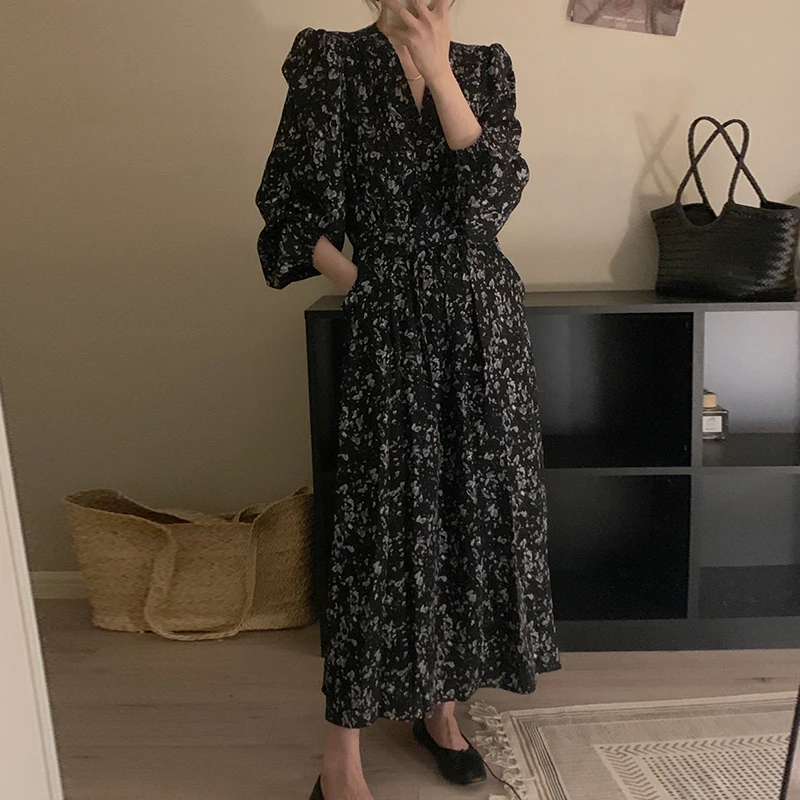 

Clothland Women Elegant Floral Black Midi Dress V Neck Sashes Long Sleeve Pocket Vintage Mid Calf Dresses Vestido QD056