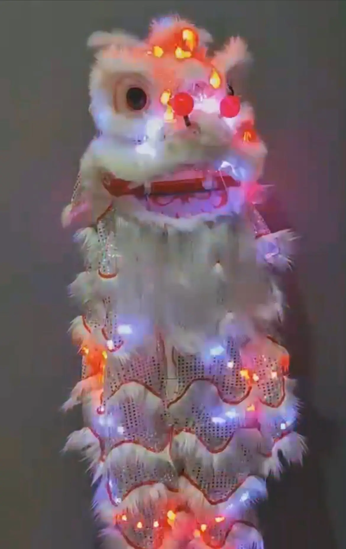 Оригинальный светящийся в темноте танцевальный реквизит виде льва для бара и