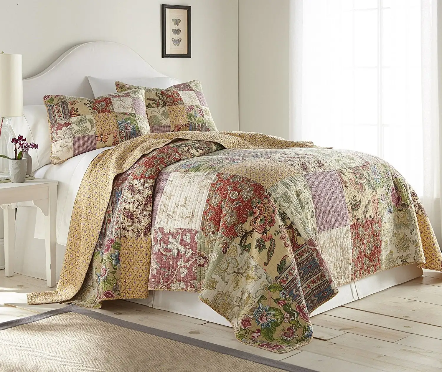 

Delaney 3-Piece Floral Patchwork Reversible 100% Cotton Vintage Washed Quilt Set