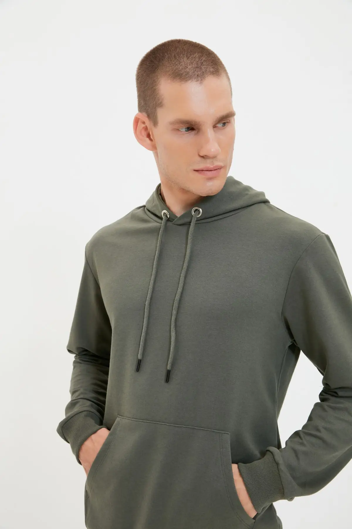 Мужская толстовка цвета хаки с капюшоном и карманом кенгуру длинным рукавом