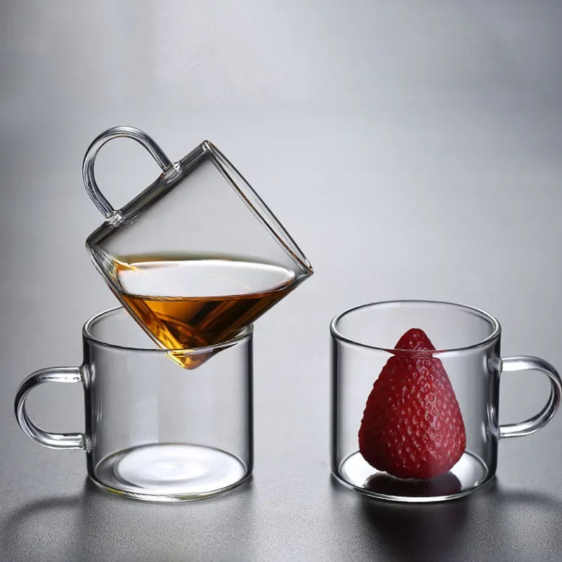 Однотонная кружка из боросиликатного стекла с ручкой 100 мл