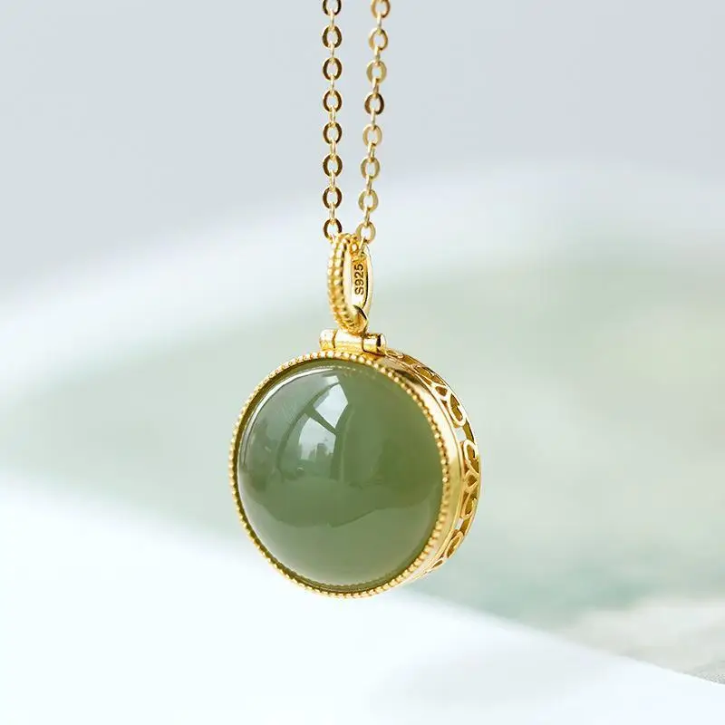 

Exquisite Round Shape Imitation Jade Pendant Green Stone Gawu Box Openable Cover Aromatherapy Necklace for Women Jewelry