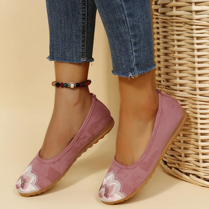 

Vintage Embroidery Women Flats Lotus Embroidered Cotton Fabric Shoes Woman Comfort Soft Sole Slip on Flat Shoes 2022