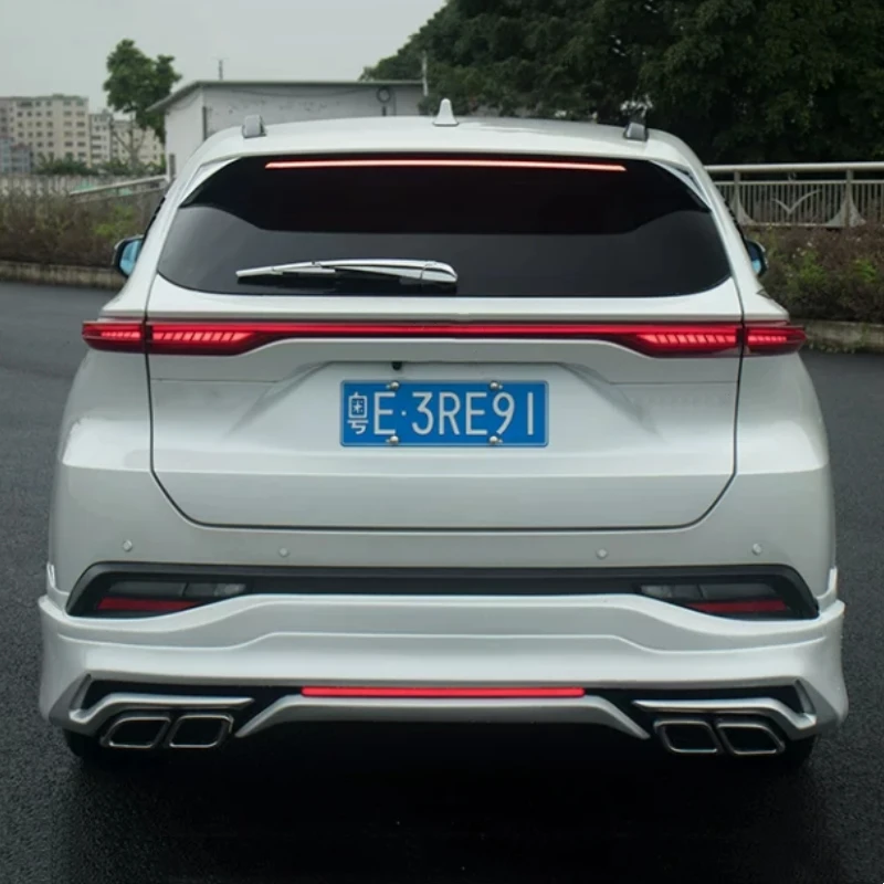 Фото Комплект обвесов для Toyota Harrier: Новый стиль, неокрашенный, с передним сплиттером, задним диффузором, боковыми порогами и насадкой на выхлопную трубу №5