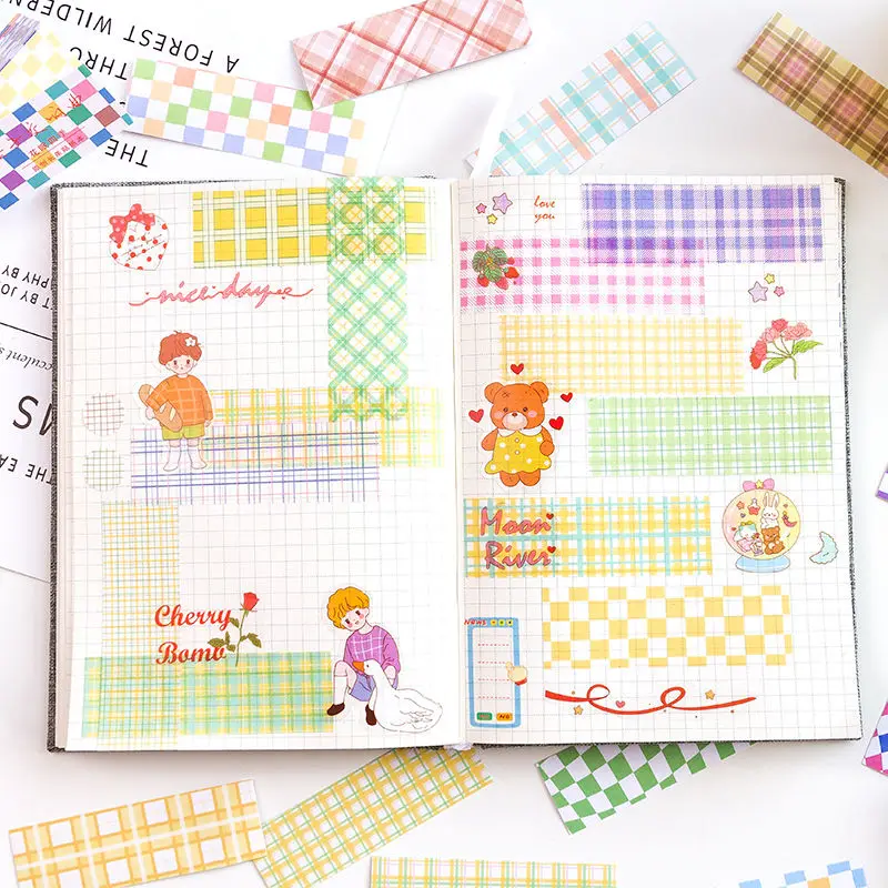 Рисунок 4 - Наклейки в клетку с симфонией и бумажными полосками