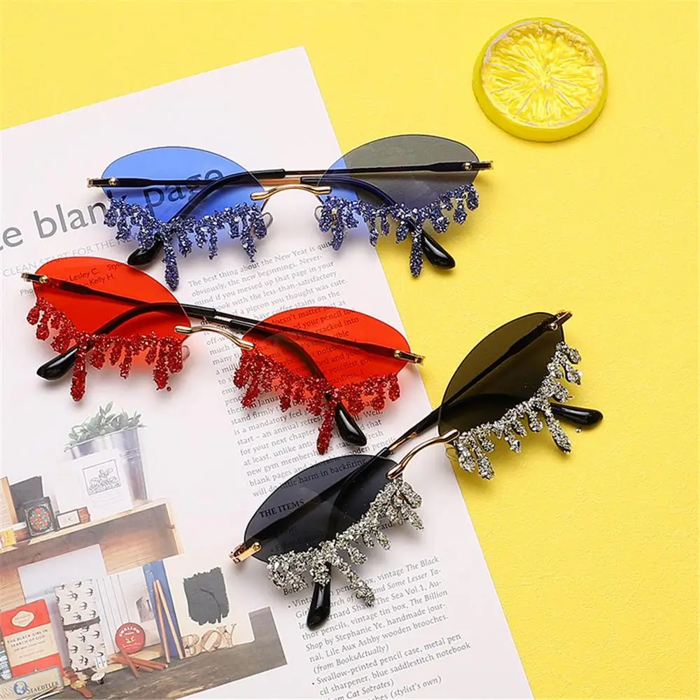 

Fashion Streetwear UV400 Small Oval Tears Flame Sunglasses Wave Eyewear Shades Sun Glasses