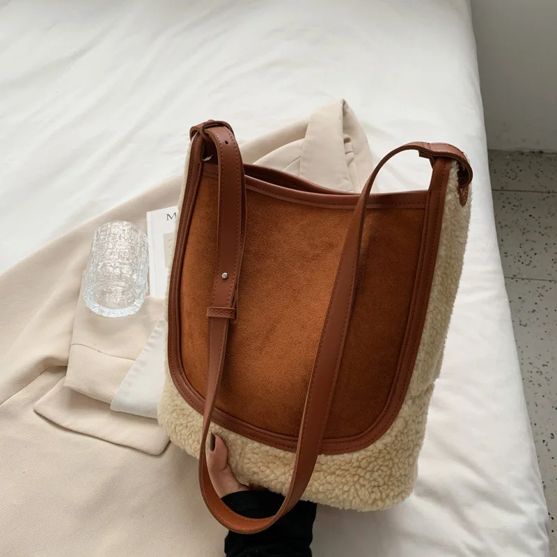 Big Bag Women's Large Capacity Crossbody Bag Women's 2023 New Autumn and Winter Lamb Wool Tote Bag Plush One-shoulder Bucket Bag