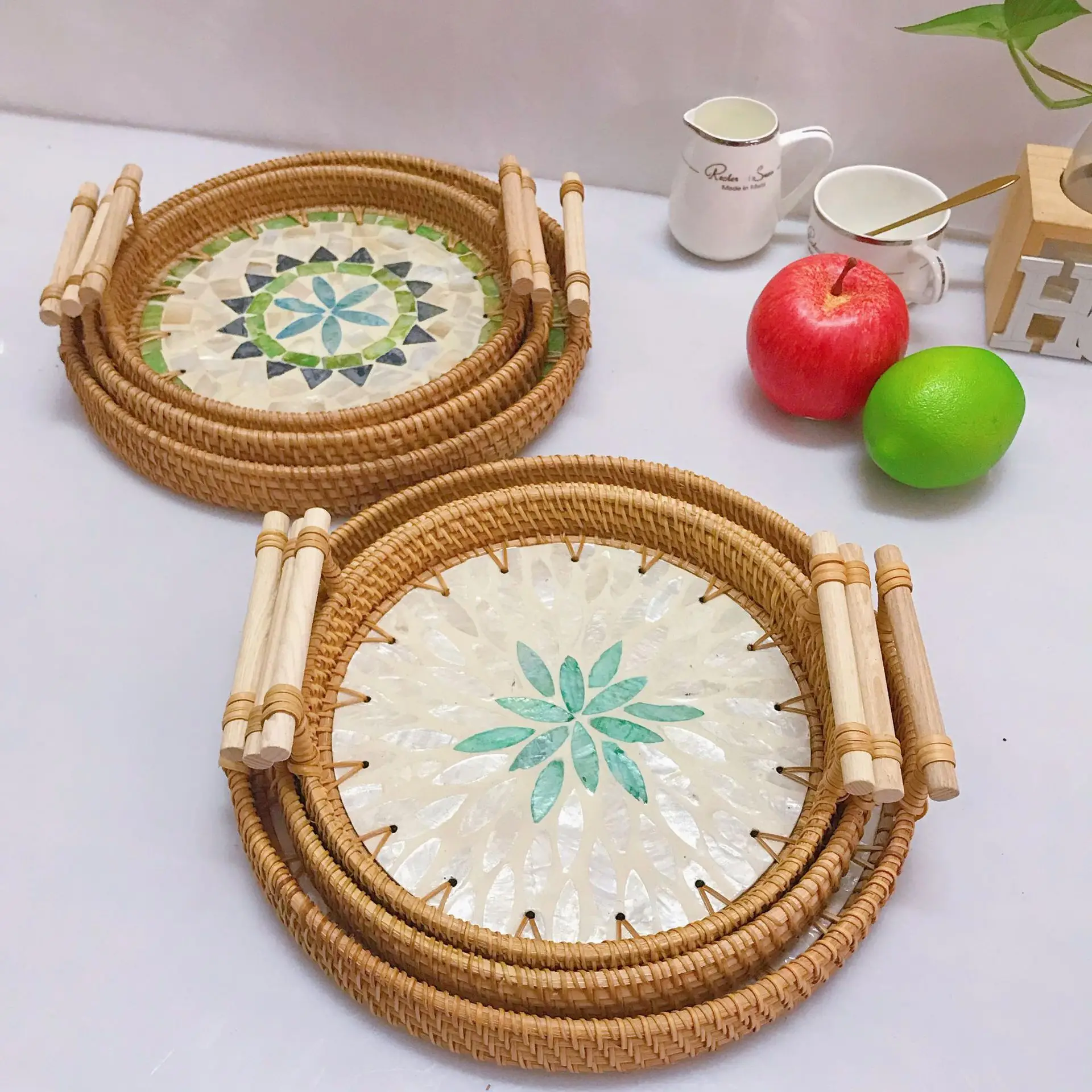 

Поднос из ратанга с деревянной ручкой, портативный лоток из морских ракушек для пикника, десертов, закусок, сервировочная посуда, для кухни, столовой, для хранения