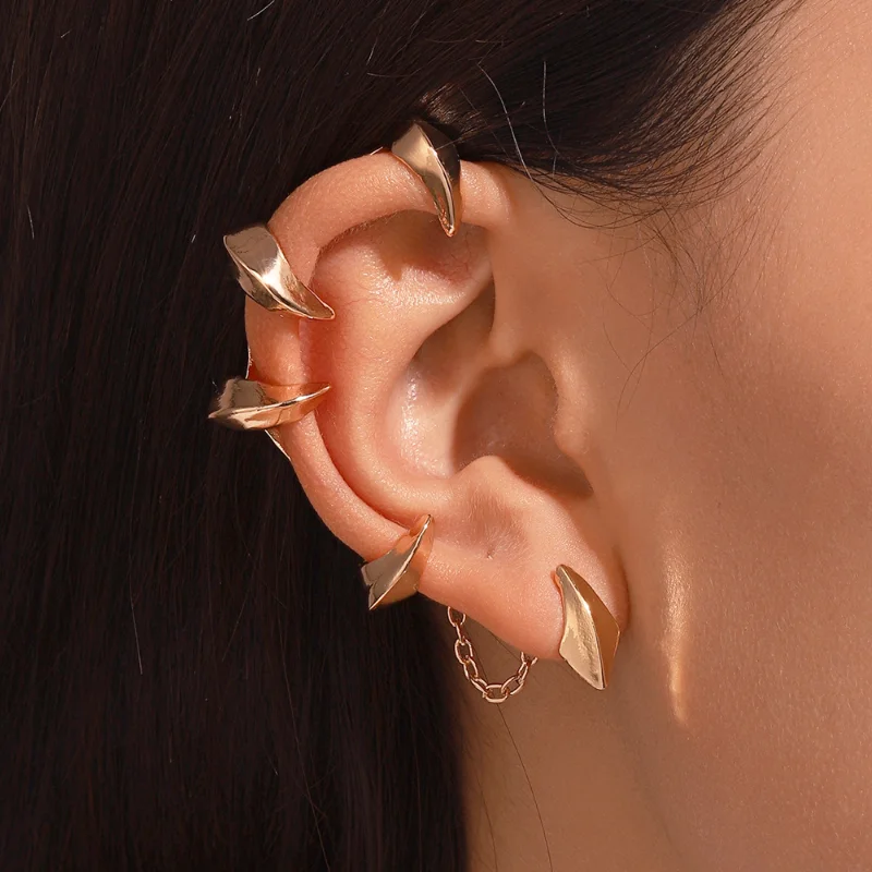 

Fashion Gothic Punk Devil Claw Ear Cuffs Earring for Women Rock Hip Hop Jewelry Ear Piercing Clip-on Earring Women's Earrings