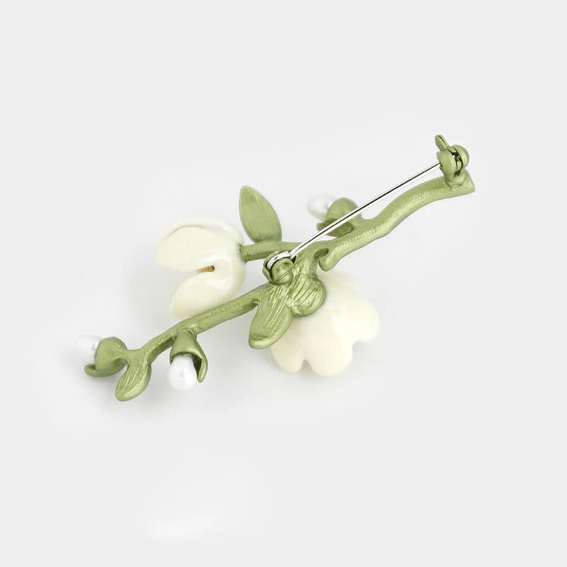 

Plant Magnolia Flower Brooch High-end Feminine Versatile Clothes Pin Brooch Forest Gift