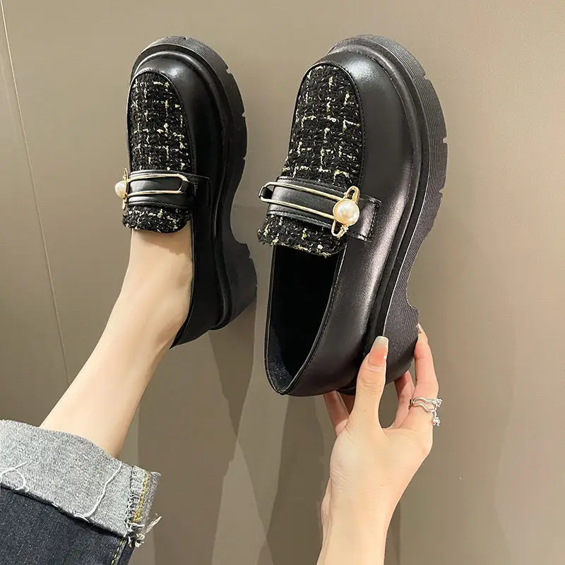 2023 New Spring and Summer Black Ladies' Shoes with Thick Heels and Fashionable Women Shoes