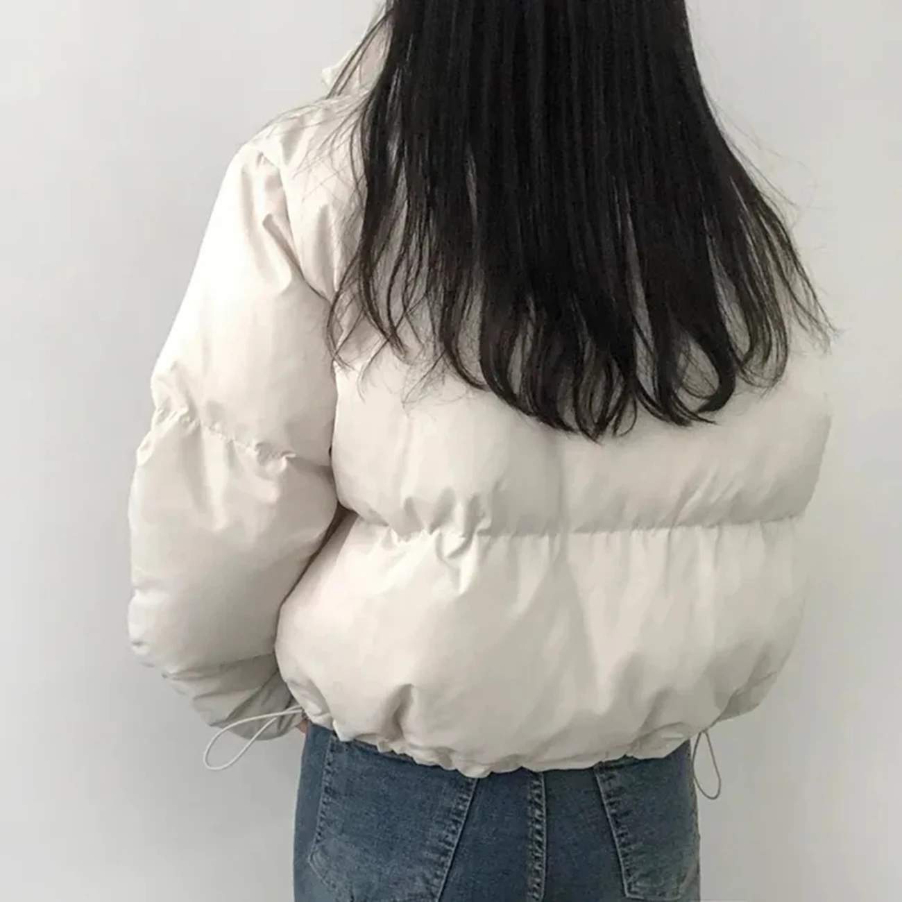 Парка женская короткая с воротником-стойкой на зиму