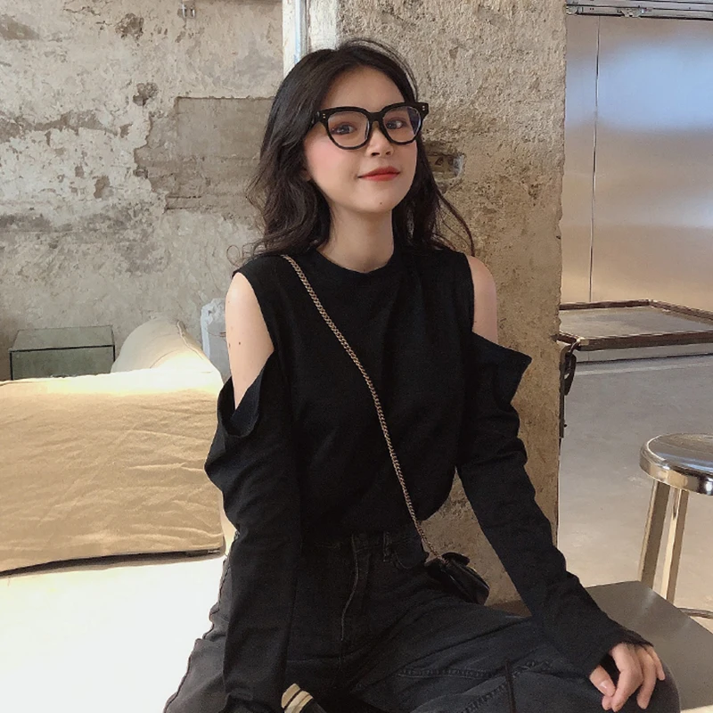 

A Long-sleeved women's slim slim fit irregular off-shoulder blouse in spring and autumn