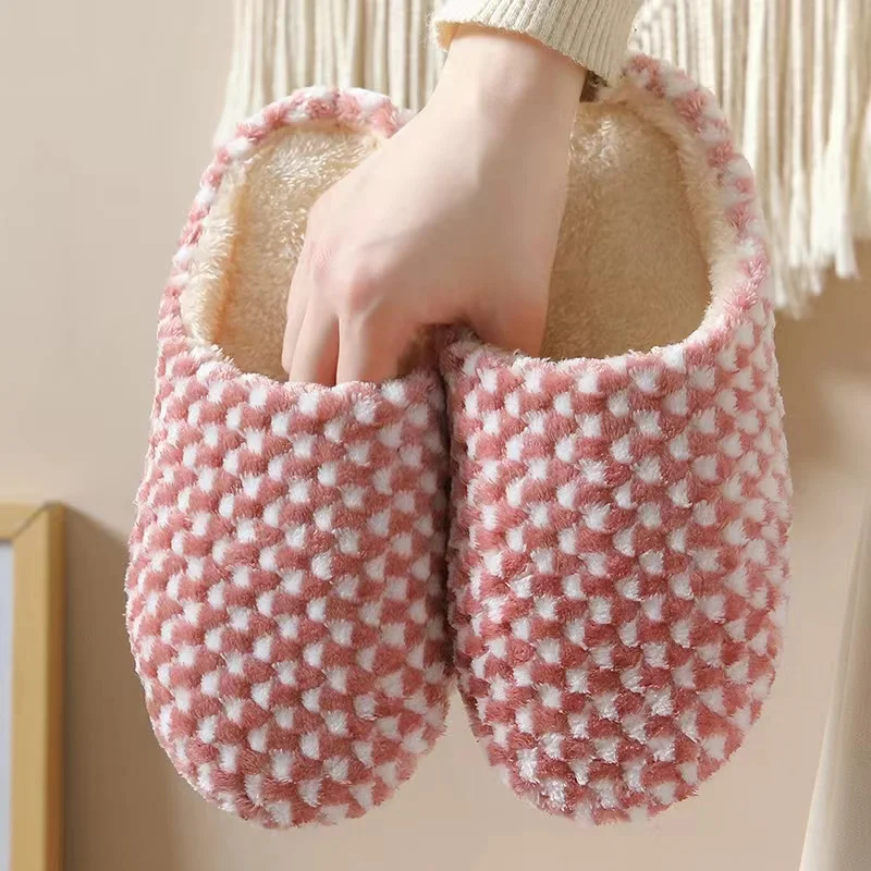 New Round Dot Mute Skincare Plush Home Cotton Slippers Non slip Couple Indoor Cotton Slippers Lightweight and Warm Large