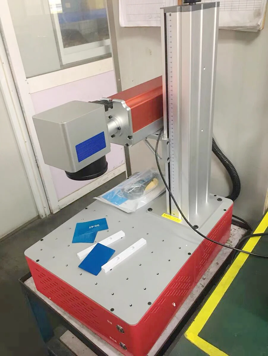 Автофокус 50 Вт волоконная лазерная маркировочная машина с вращающимся кольцом 20