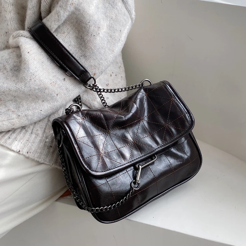 Large-capacity Tote Bag Women's Messenger Bag 2022 New Fashion High-end Foreign Style Diamond Chain Bag Retro Shoulder Bag