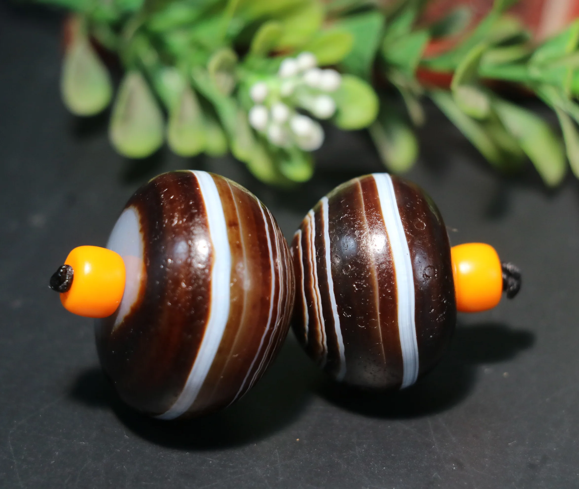 

A Pair of Energy Tibetan Old Agate Natural Silkworm Stripes Big Abacus dZi Bead LKbrother Sauces Top Quality F029A