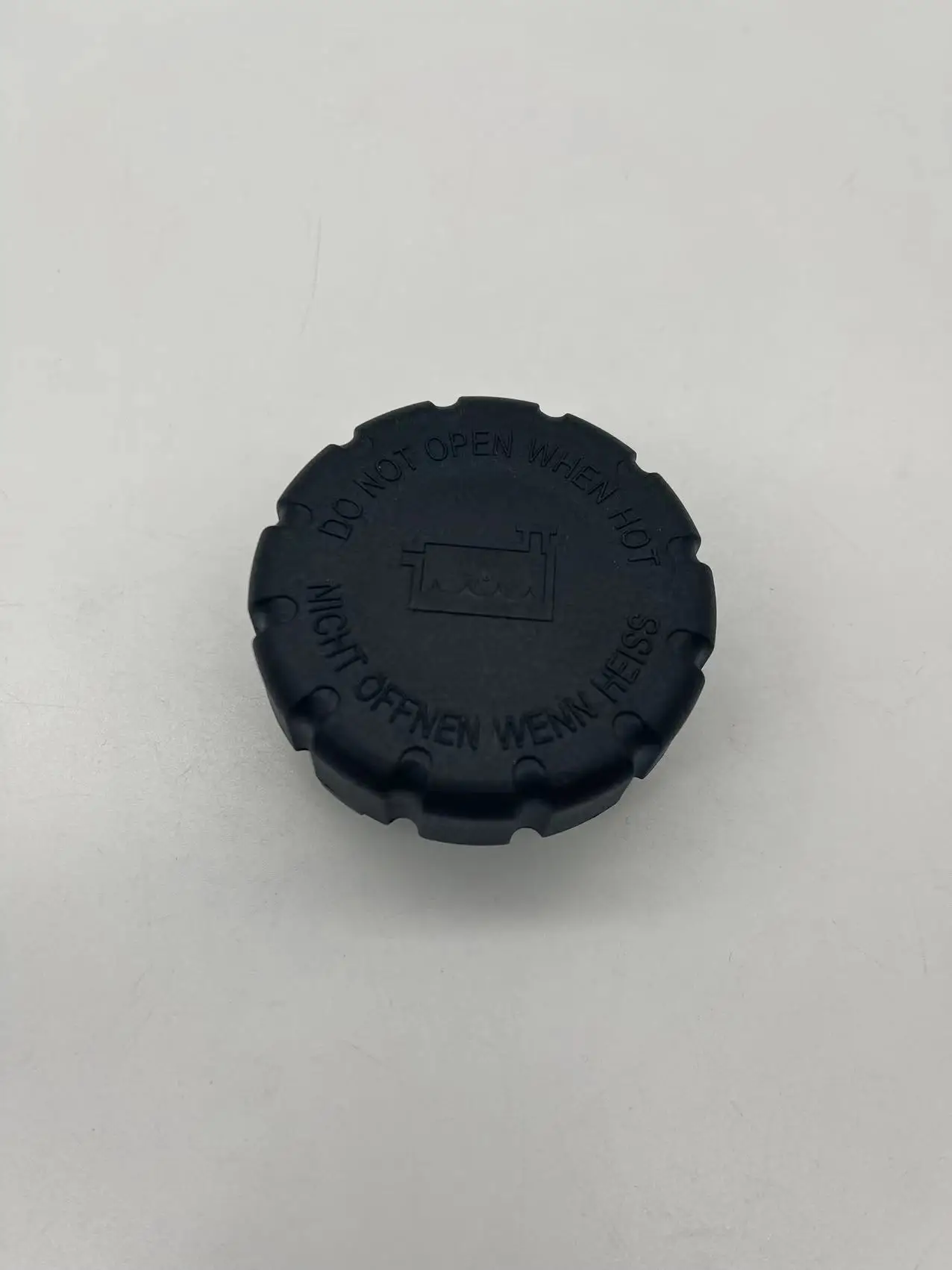 

OEM; A2105010615 For Sealing Cap of Water Bottle of Expansion Container of Benz Series Universal Coolant Antifreeze