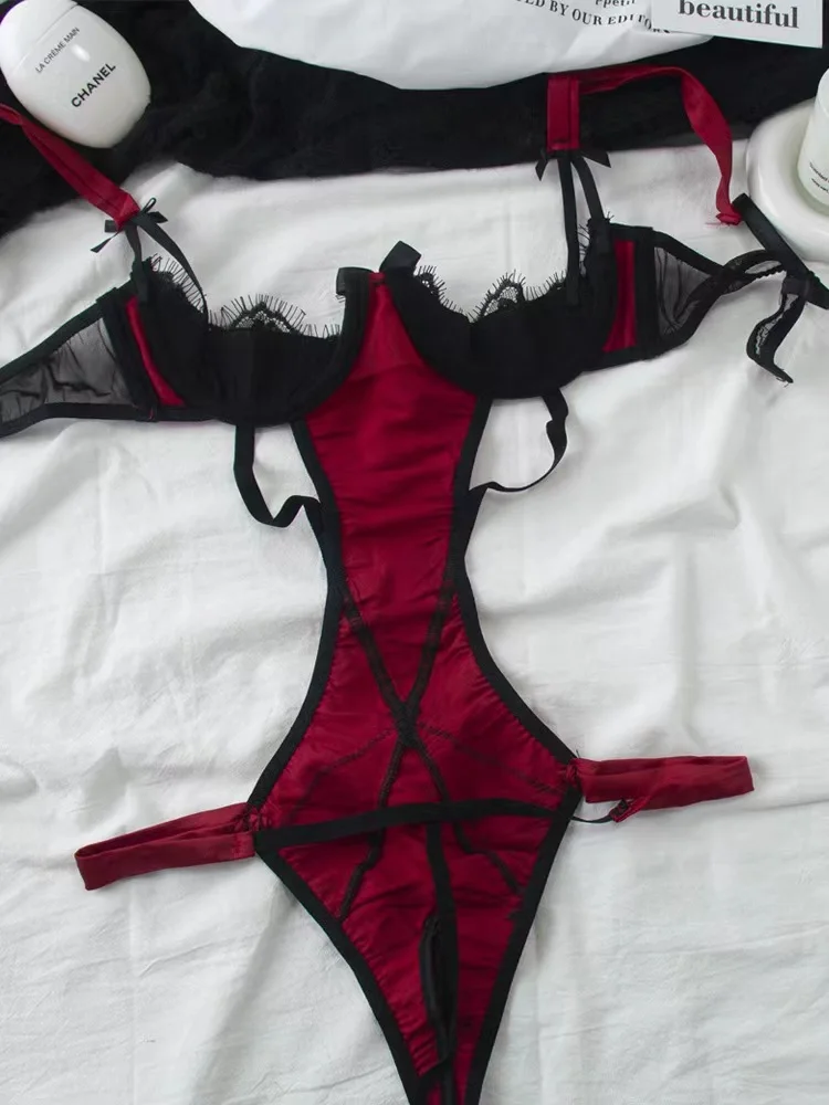 Sexy bra and panty set beauty eyelashes lace one-piece pajamas women's court bralette suit with steel ring small chest gathered