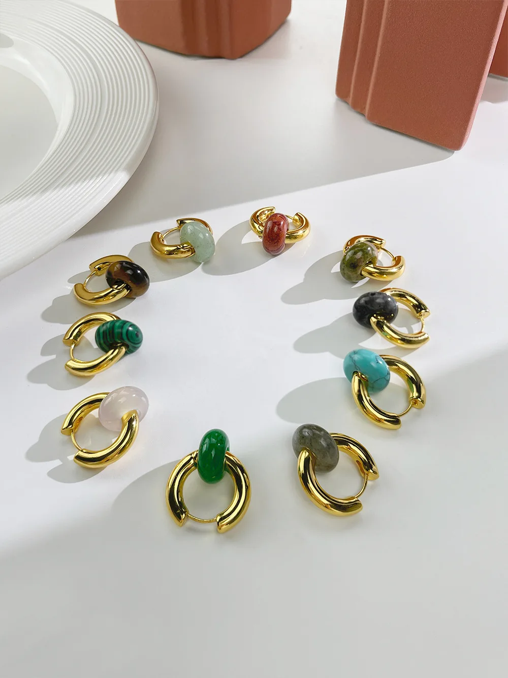 

2022 New vintage temperament a variety of natural stone metal geometric round earrings fashion trend earrings for women