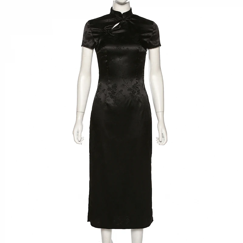 

Chinese style solid color embroidered slim fitting split cheongsam