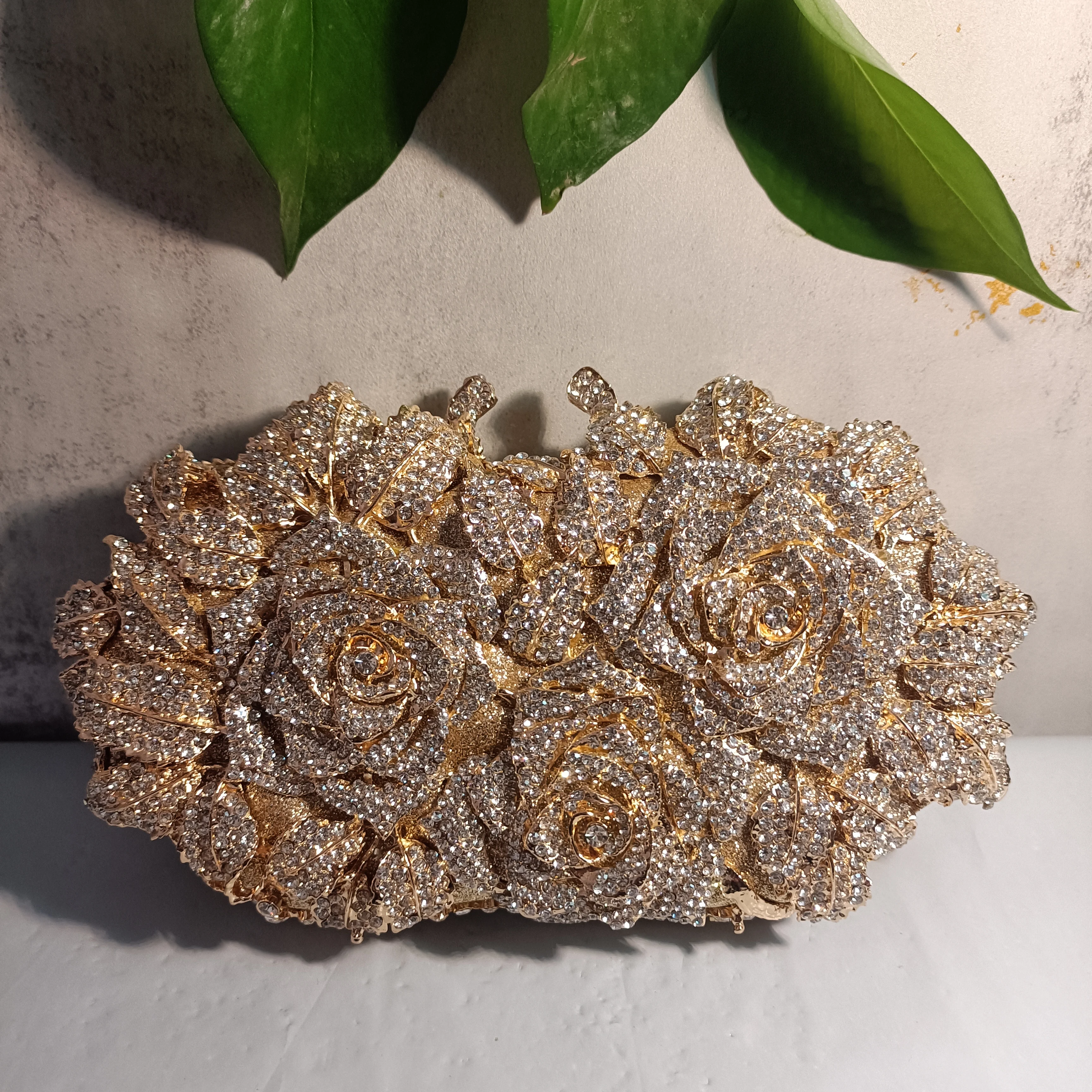

Gold Hollow Out Rhinestone Crystal Flower Purse Woman Birthday Dinner Gala Prom Diamond Evening Bag Wedding Bridal Party Handbag