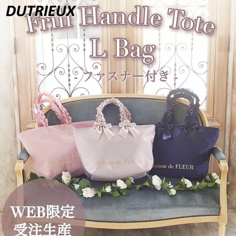 Атласная дамская сумочка на молнии с бантом милая в стиле лолита оборками и