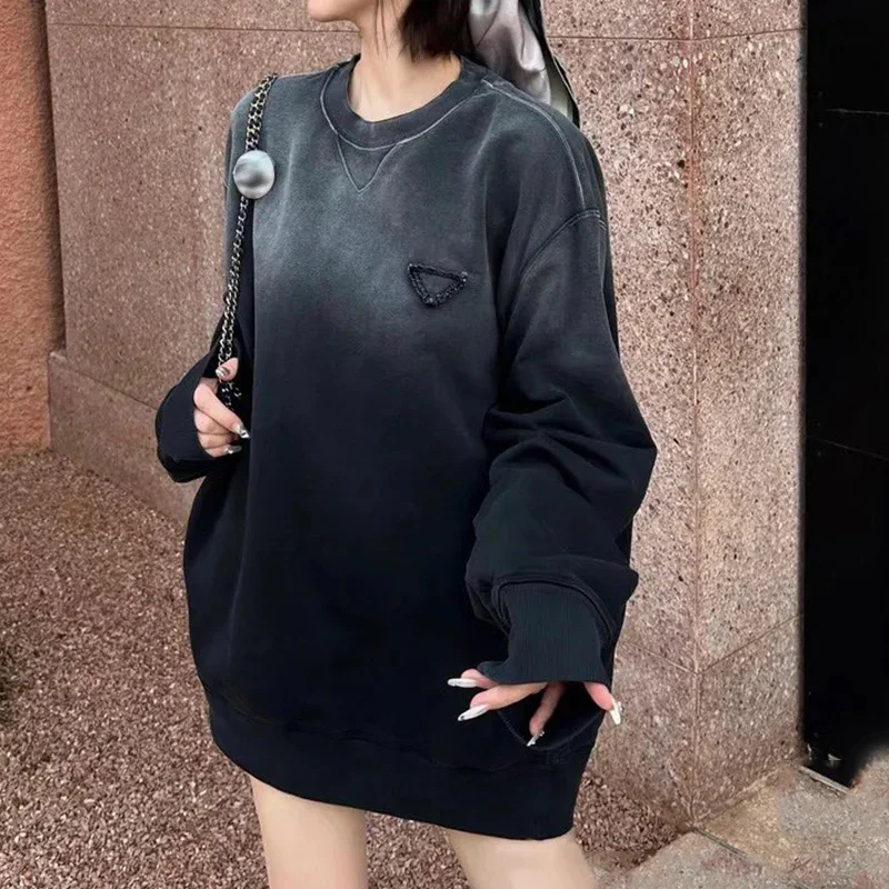 Рисунок 2 - 2023 модные градиентные серые хлопковые топы