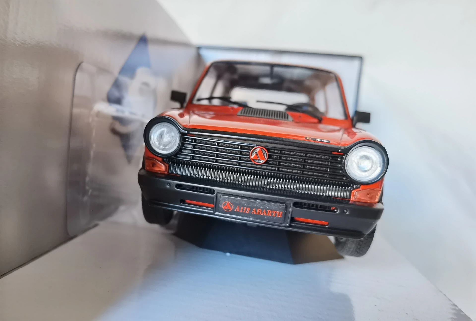 Фото Литой под давлением Solido, масштаб 1/18, Autobianchi A112, модель автомобиля из сплава, Коллекционная игрушка, подарок, сувенир, демонстрационный орнамент №3