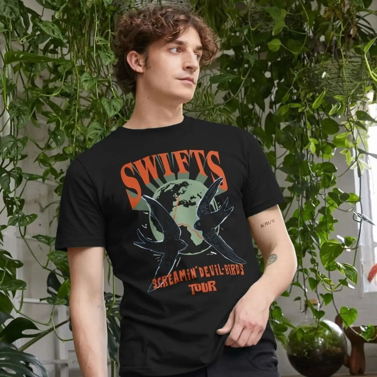 Фото Футболка Screamin' Devil Birds в винтажном стиле, слегка состаренная, повседневная, мягкая, модная, с графическим принтом, стритвир, эластичная. №1