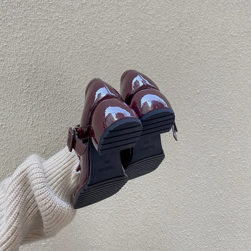 2022 Women Flat Shoes Solid Color Retro Simple Low Heeled Single Shoes Square Toe Mary Jane Shoes Spring and Autumn