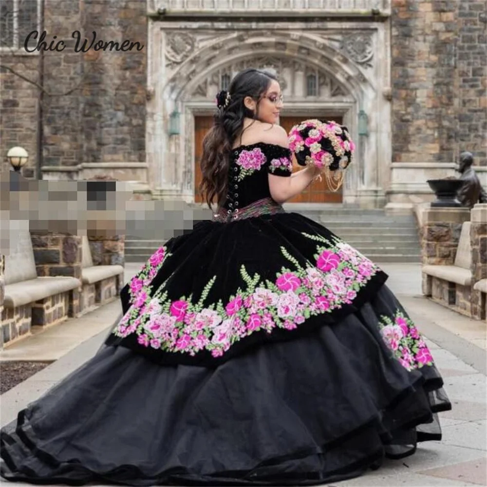 

Black Floral Quinceanera Dresses 2023 Mexican Off Shoulders Beaded Prom Dress Vintage Charro Fifteen Birthday Party Gowns xv