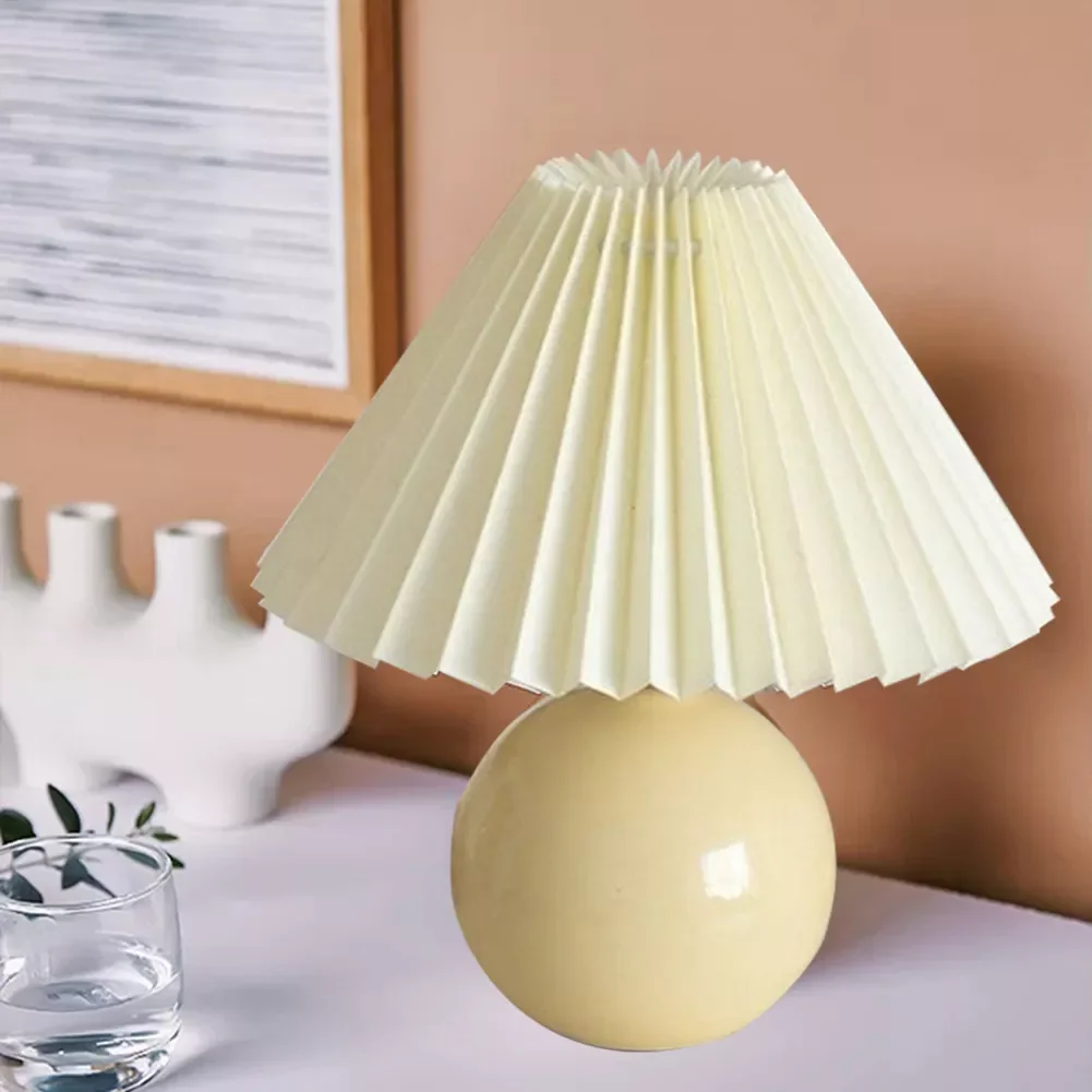 

Vintage Nordic Pleated Lampshade Ceramic Light Room Simple Modern Bedside Table Desktop Lamp Home Decoration Bedroom Night Lamp