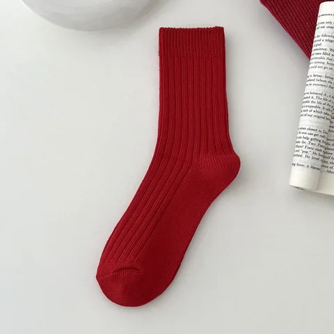Носки женские длинные, модные хлопковые дышащие однотонные удобные носки средней длины в ретро стиле для девушек, Осень-зима
