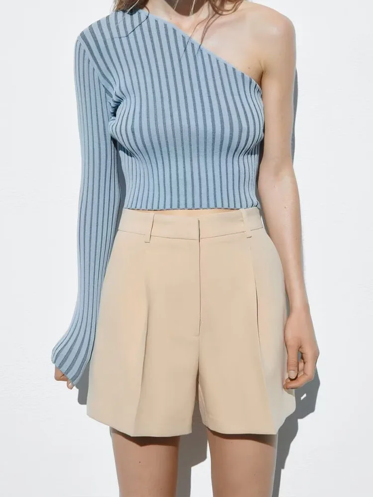 

Spring and summer new women's high-waisted fashionable pleated casual shorts