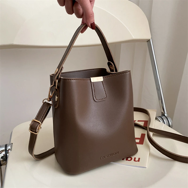 

2022 New Trendy Fashion Ladies Messenger Bag Popular Portable Bucket Bag Brand Designer Popular Shoulder Bag Women All-match