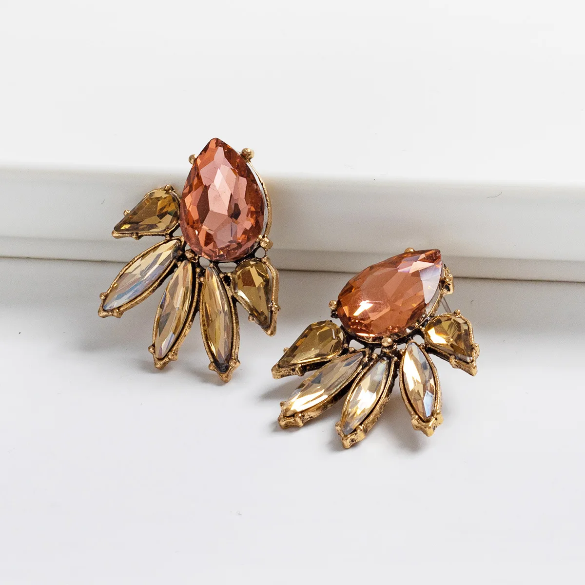 Винтажные модные простые серьги для женщин Большие европейские Элегантные