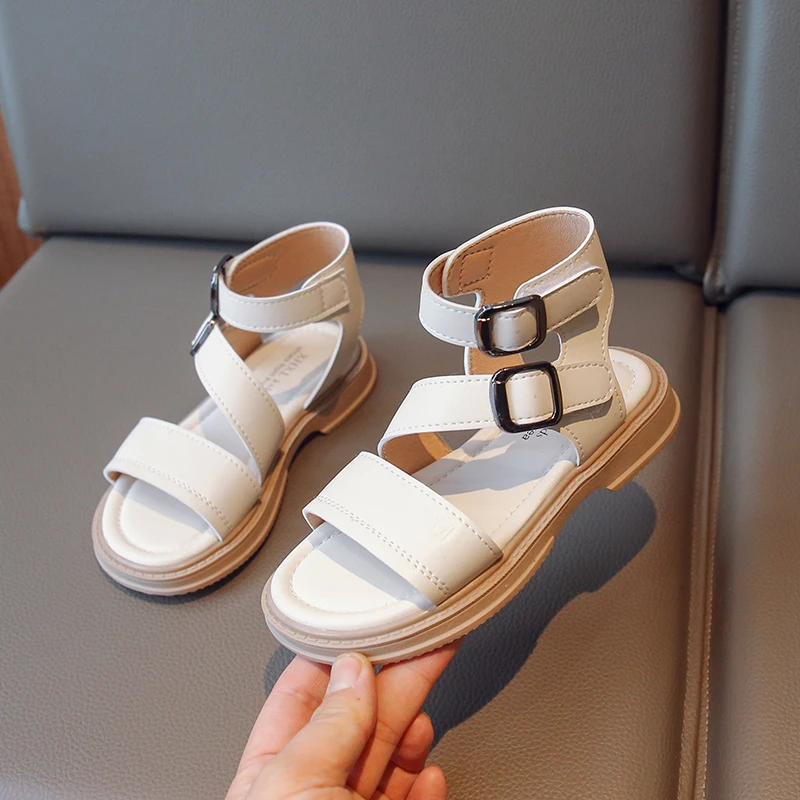 

Симпатичные детские сандалии для девочек, летняя новая простая гладиаторская обувь для мальчиков, 2023 Нескользящие однотонные детские туфли в Корейском стиле унисекс на плоской подошве