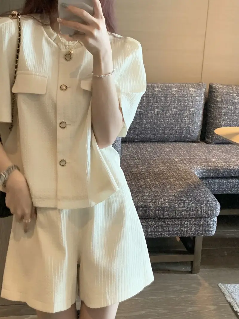 

Женский комплект из двух предметов, тонкая Свободная рубашка с коротким рукавом и широкие свободные шорты с завышенной талией, летний костюм, J271