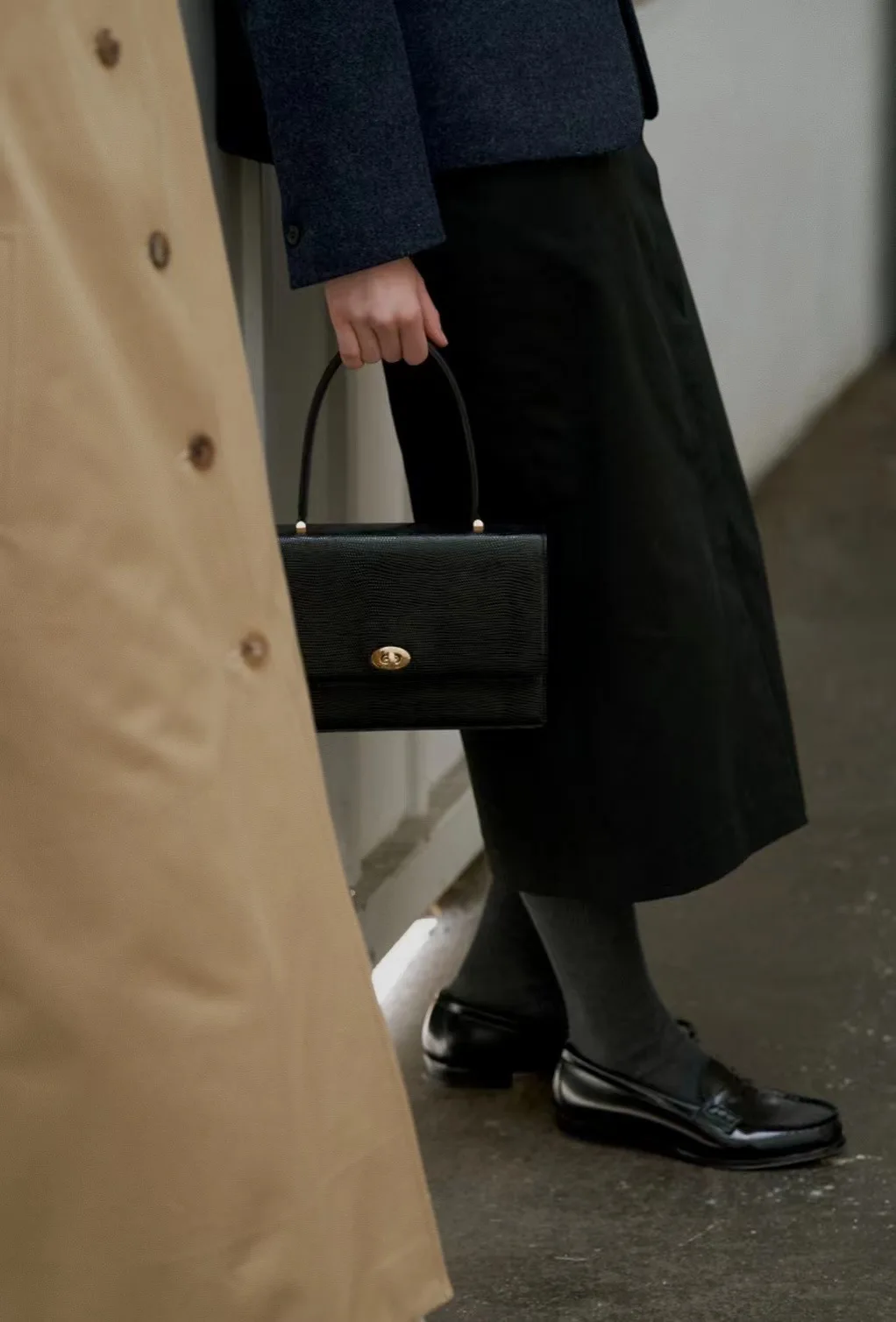 

2022 New Cowhide Small Square Bag Hand-held Bag Simple Fashion Handbag