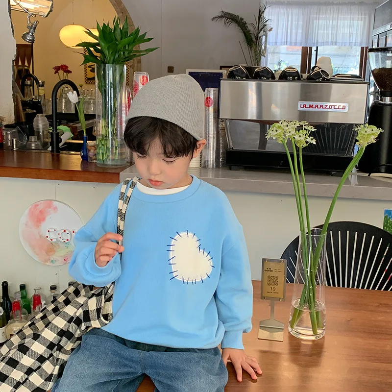 

Boys fashion heart embroidery sweatshirts Kids soft loose long sleeve pullovers