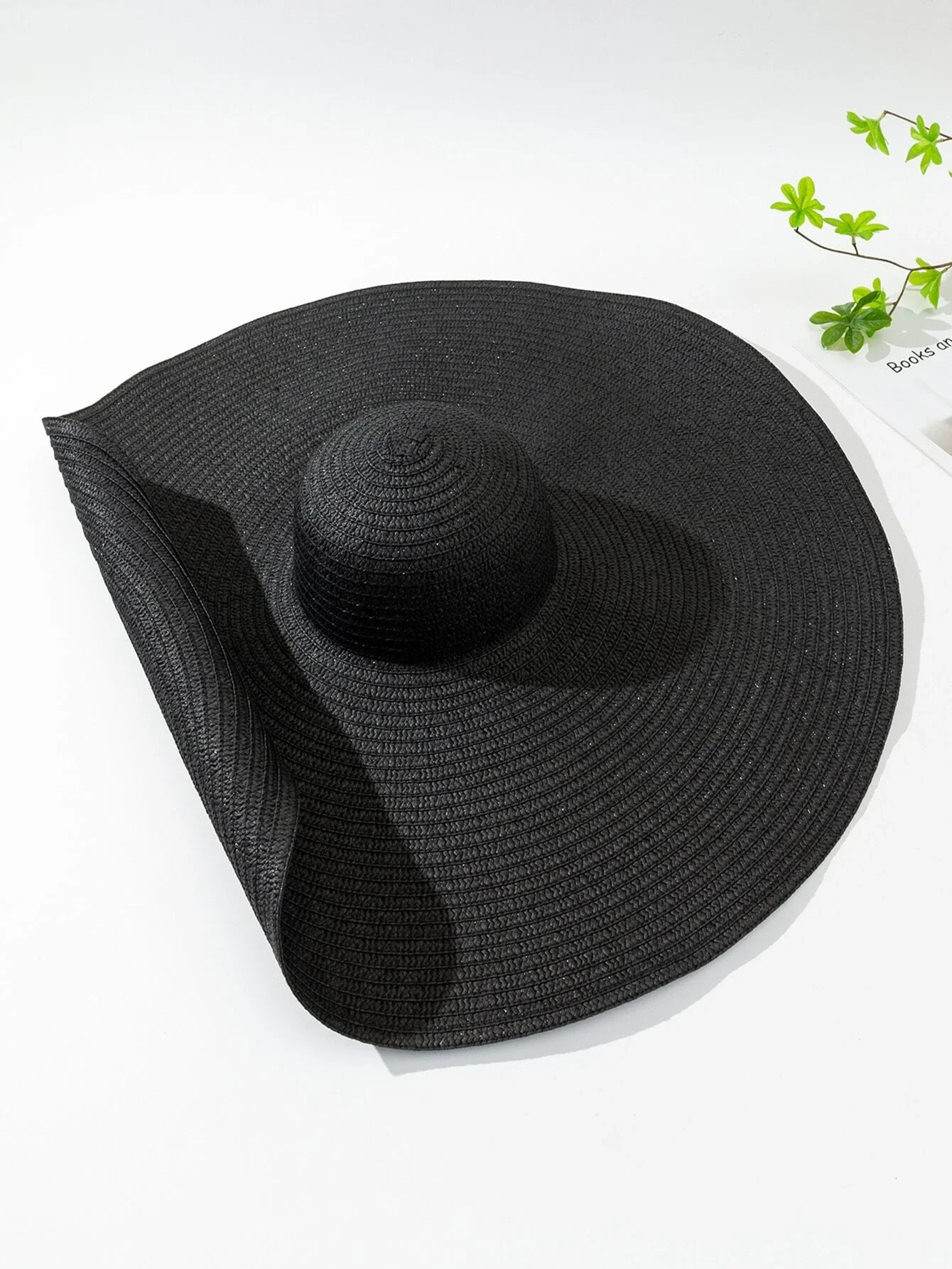 

Однотонная пляжная соломенная шляпа с широкими полями